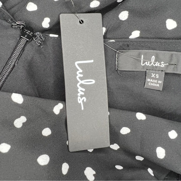 NEW LULUS XS JUMPSUIT BLACK WHITE POLKA DOT V NECK ASYMMETRICAL SLEEVE RETRO - Picture 10 of 15